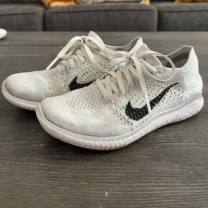 Nike free rn flyknit running shoes 👟